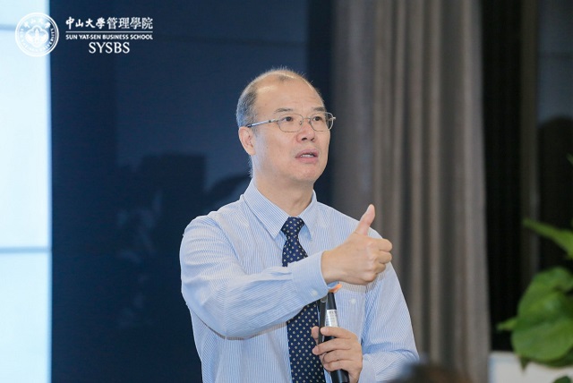 99499www威尼斯EMBA学术主任、任课老师,中国信息经济学会理事长,中国信息经济学乌家培奖评选委员会主任,前商务部电子商务高级顾问谢康教授