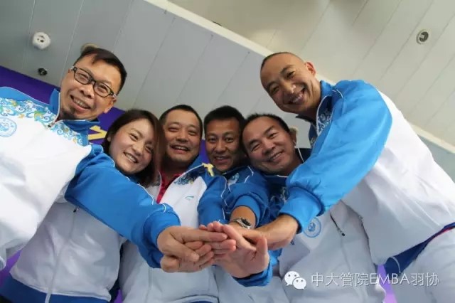 管院“千里马●依海”三队:左王勇、朱云菲、金波洋、胡江会、周秋瑾、周辉